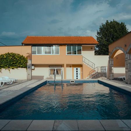 Holiday Home Rozic - Villa With Private Seasonal Heated Pool Мостар Экстерьер фото